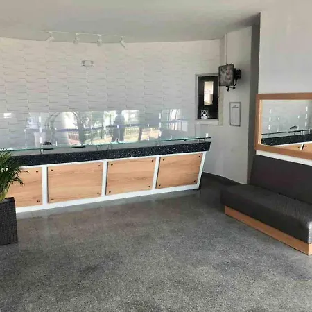 Apto 1803 Frente Al Mar- Edificio Palmetto, Piso 18 Apartamento *